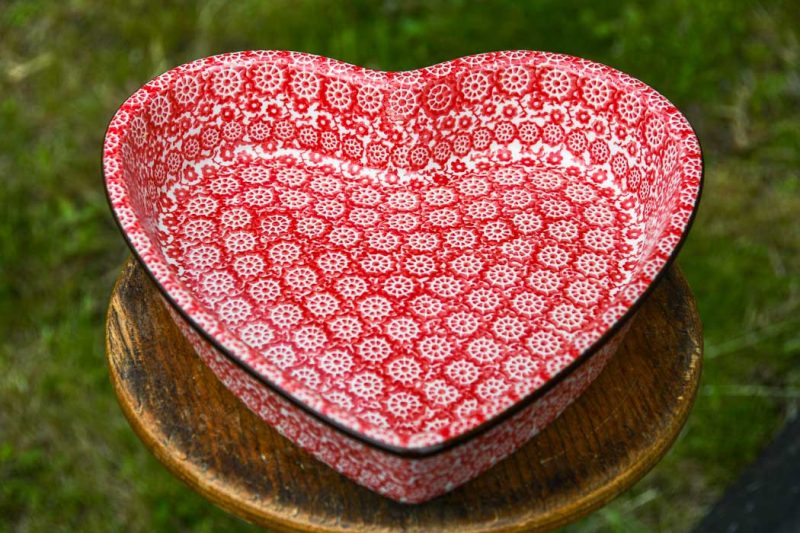 Shallow Heart Dish Red Pinwheel pattern by Ceramika Artystyczna.