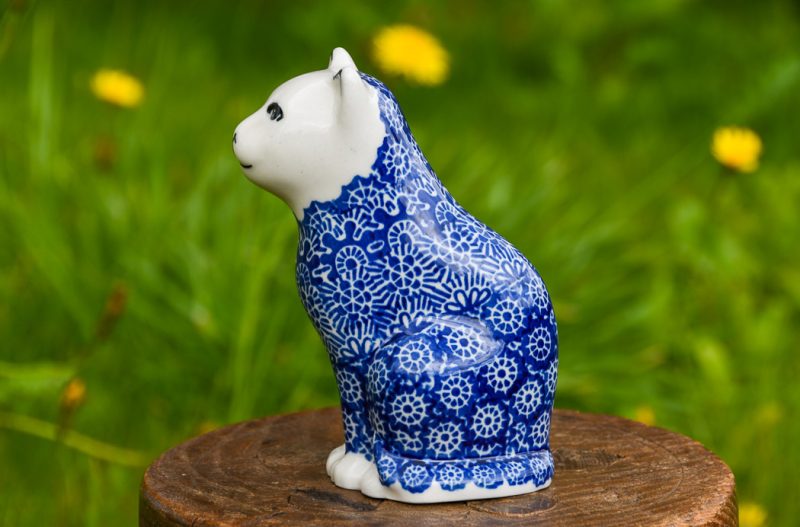 Polish Pottery Blue Pinwheel pattern Cat by Ceramika Artystyczna.