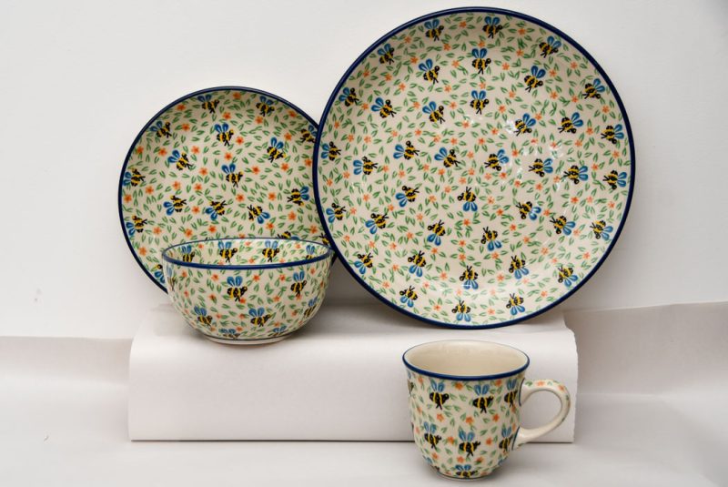 Polish Pottery Bee pattern 16 piece dinner set by Ceramika Artystyczna.