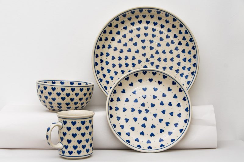 Polish Pottery 4 place setting 16 piece dinner set by Ceramika Artystyczna. Blue Hearts pattern.