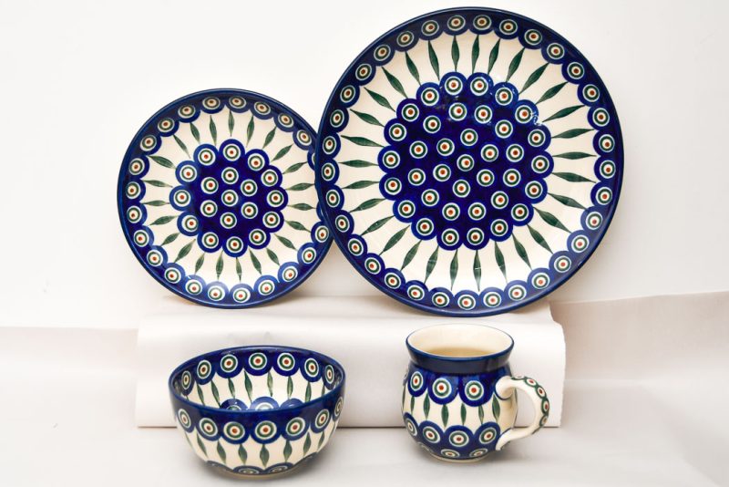 Polish Pottery 4 Place 16 piece Dinner set Peacock Leaf pattern.