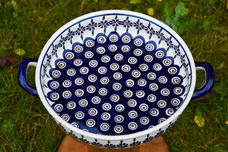 Polish pottery Large Round Serving Dish with Handles. Peacock Daisy pattern.